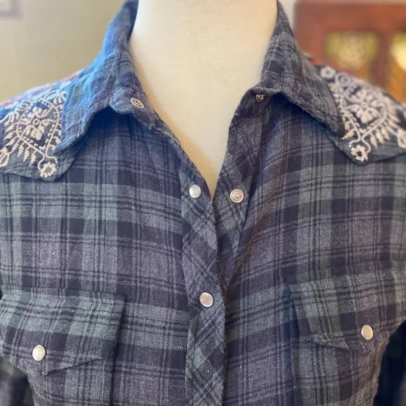 JOHNNY WAS Tunic with Embroidery XS NWT - Picture 2 of 11